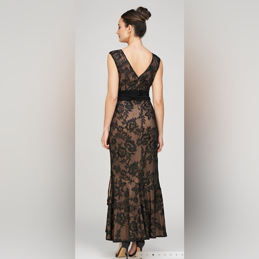 NWT JS COLLECTIONS SZ 4 BLACK/NUDE THE EMILY GOWN High Low Silhouette #86111881 - Picture 11 of 14